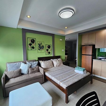 Spacious Studios Mandaluyong Kültér fotó