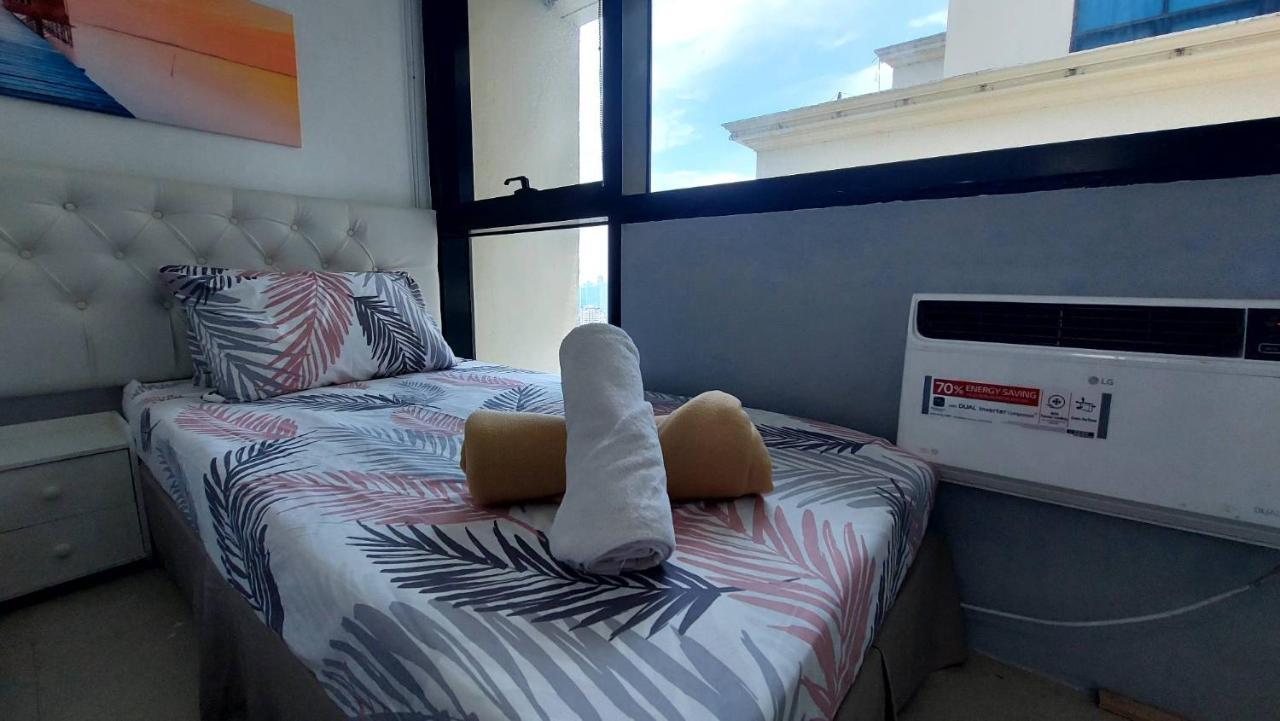 Spacious Studios Mandaluyong Kültér fotó