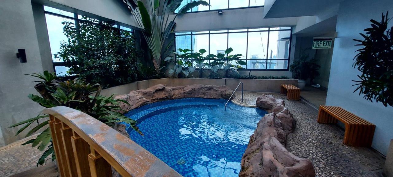 Spacious Studios Mandaluyong Kültér fotó