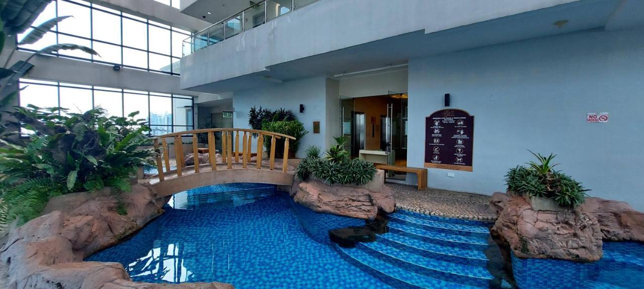 Spacious Studios Mandaluyong Kültér fotó
