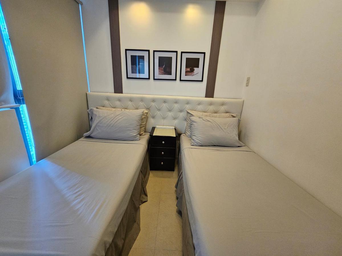 Spacious Studios Mandaluyong Kültér fotó