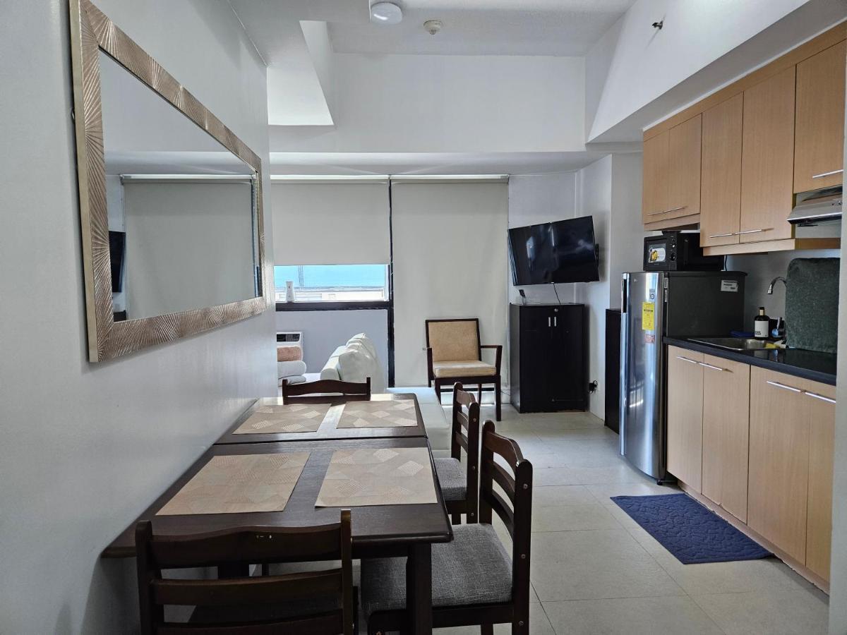 Spacious Studios Mandaluyong Kültér fotó