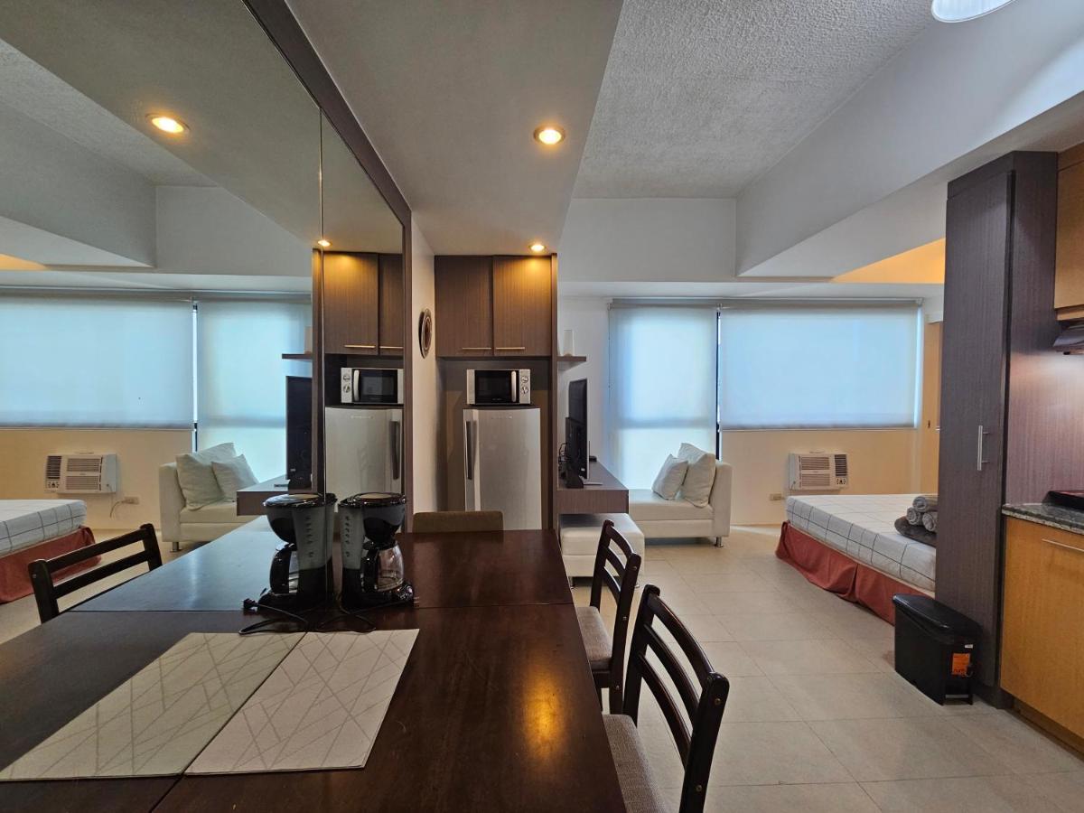 Spacious Studios Mandaluyong Kültér fotó