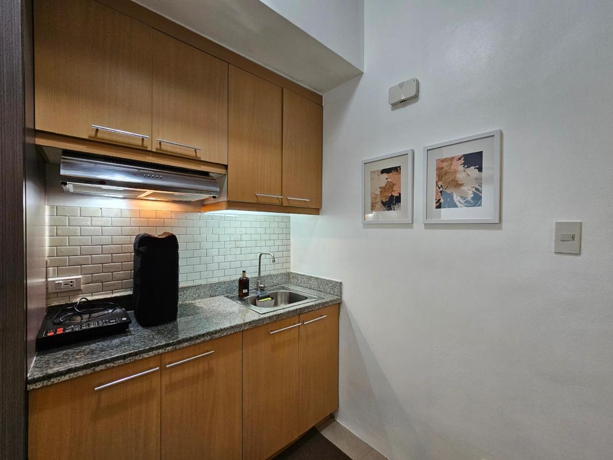 Spacious Studios Mandaluyong Kültér fotó