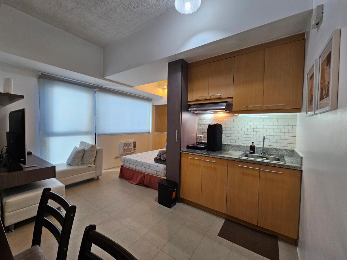 Spacious Studios Mandaluyong Kültér fotó