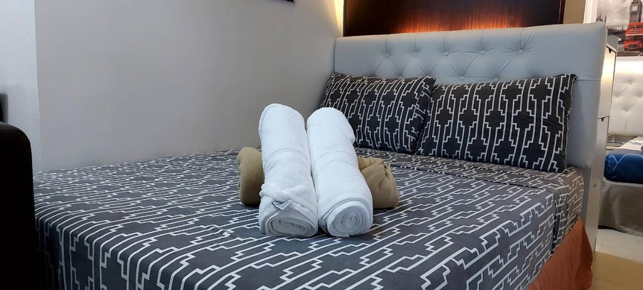 Spacious Studios Mandaluyong Szoba fotó