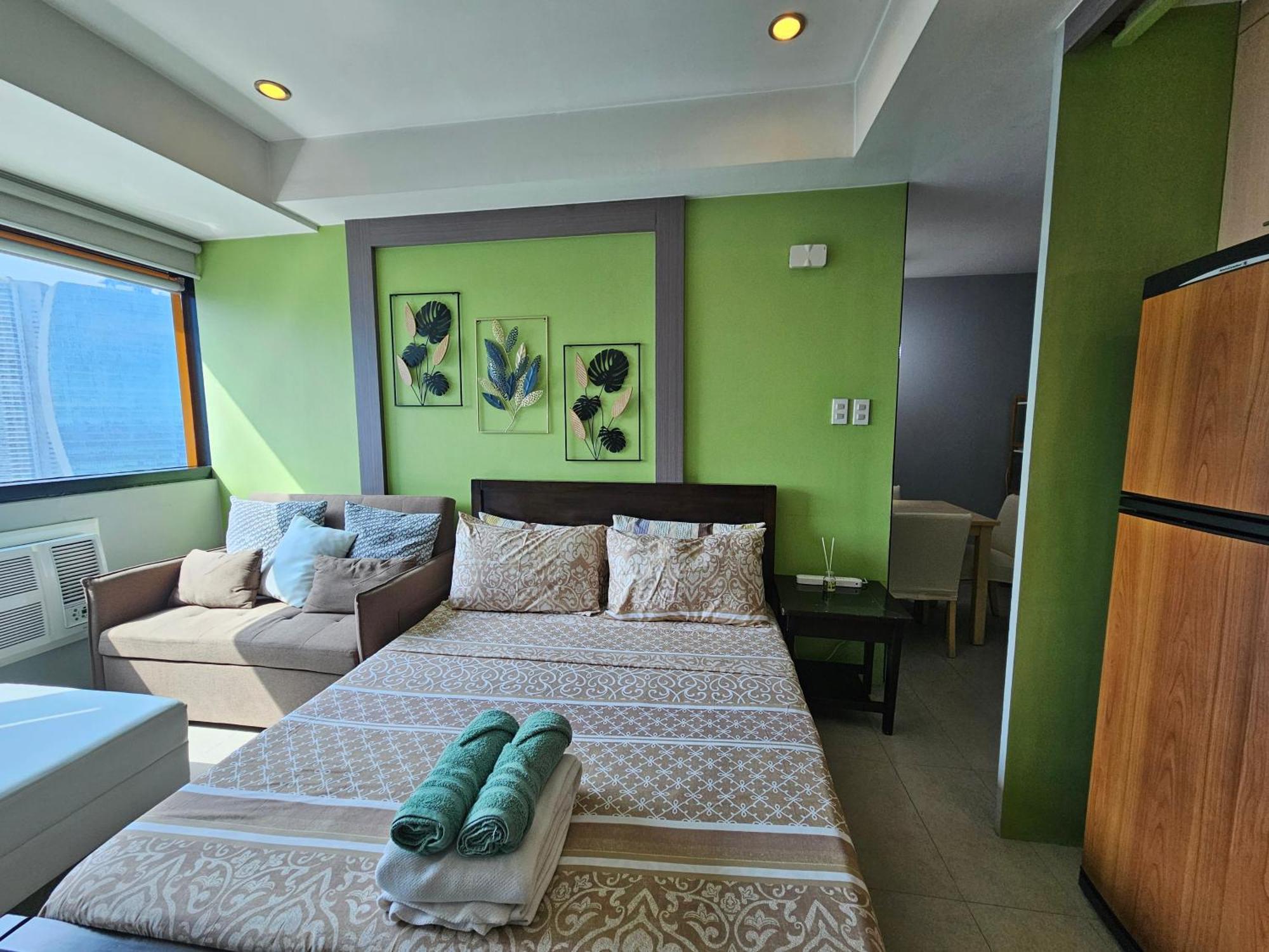 Spacious Studios Mandaluyong Kültér fotó