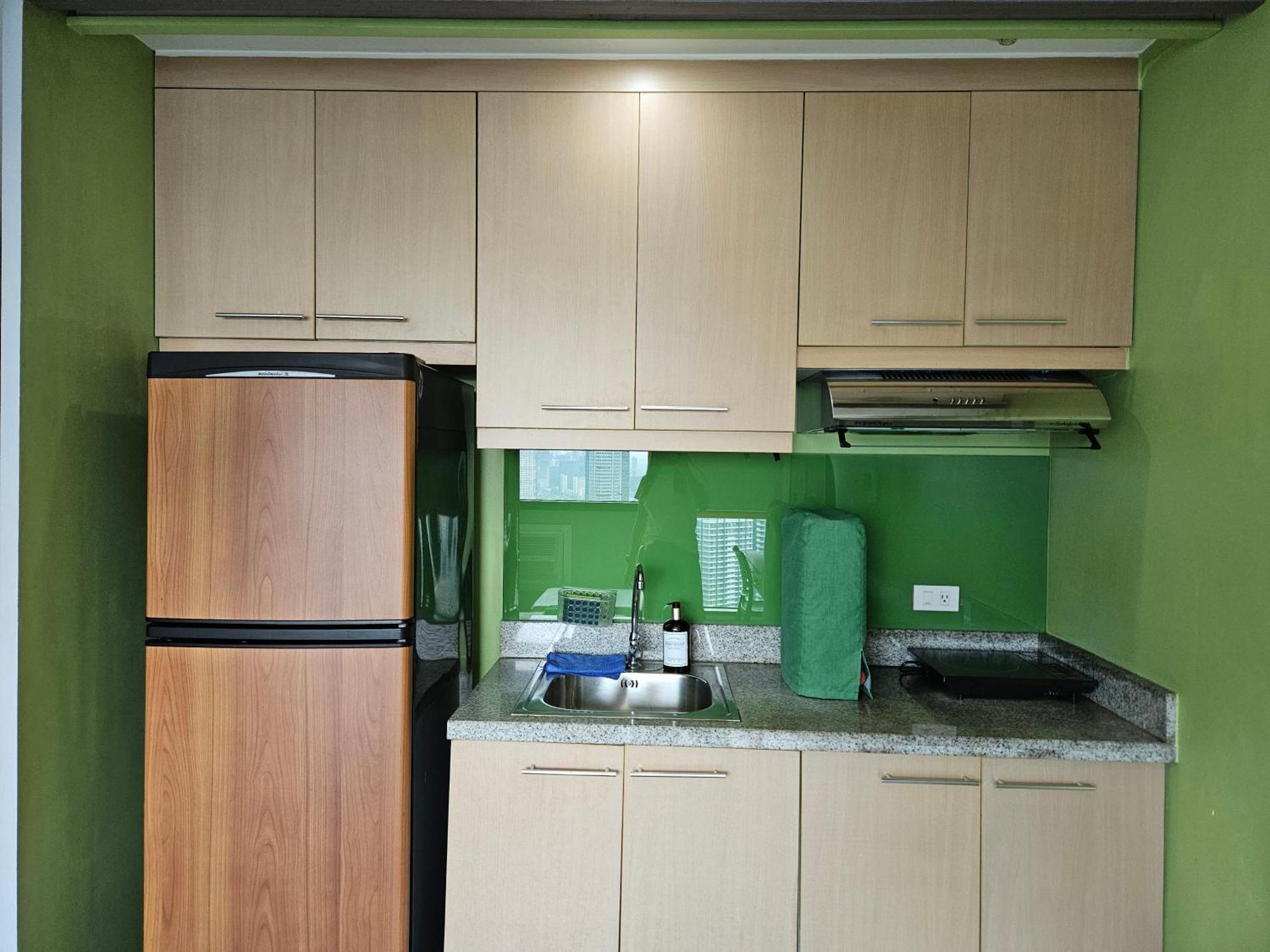 Spacious Studios Mandaluyong Kültér fotó