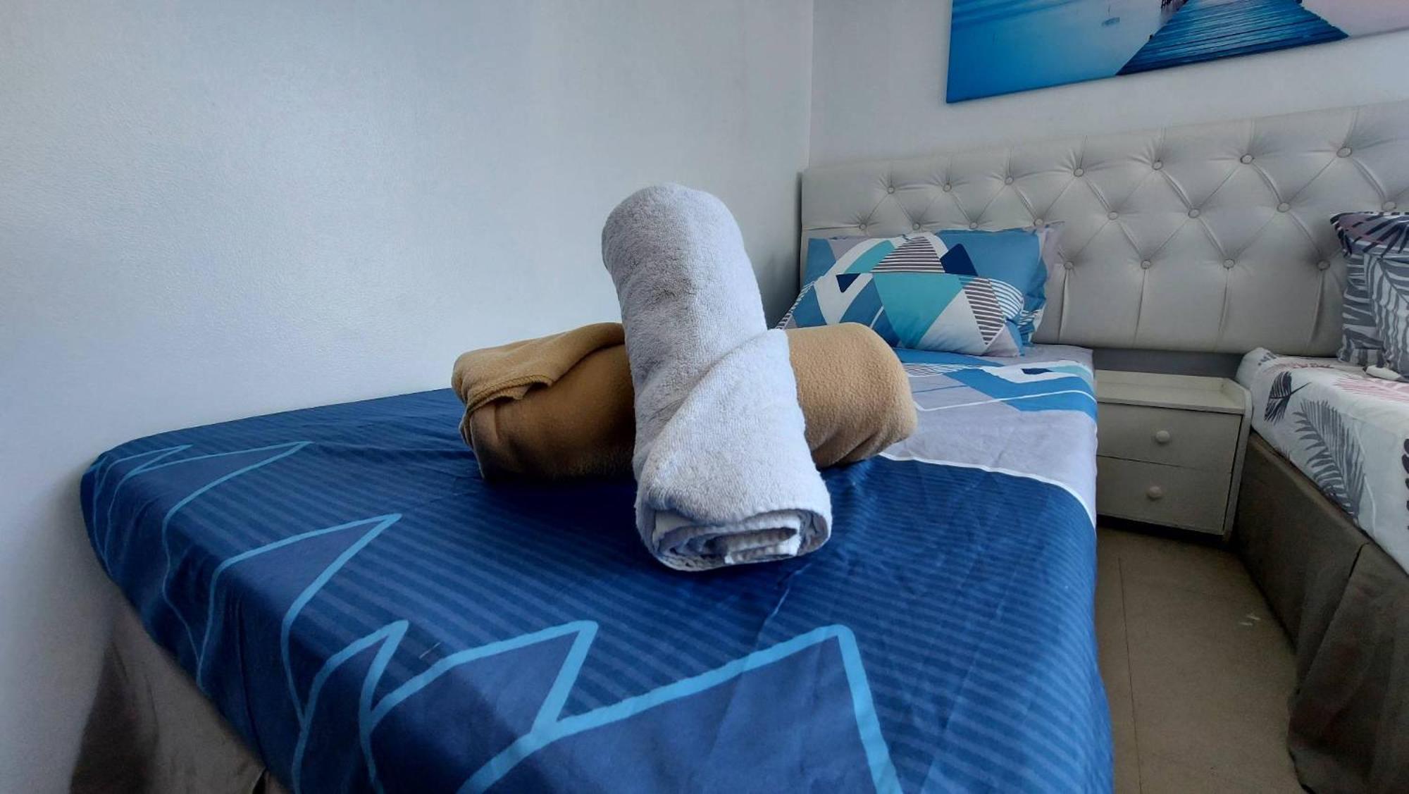 Spacious Studios Mandaluyong Szoba fotó