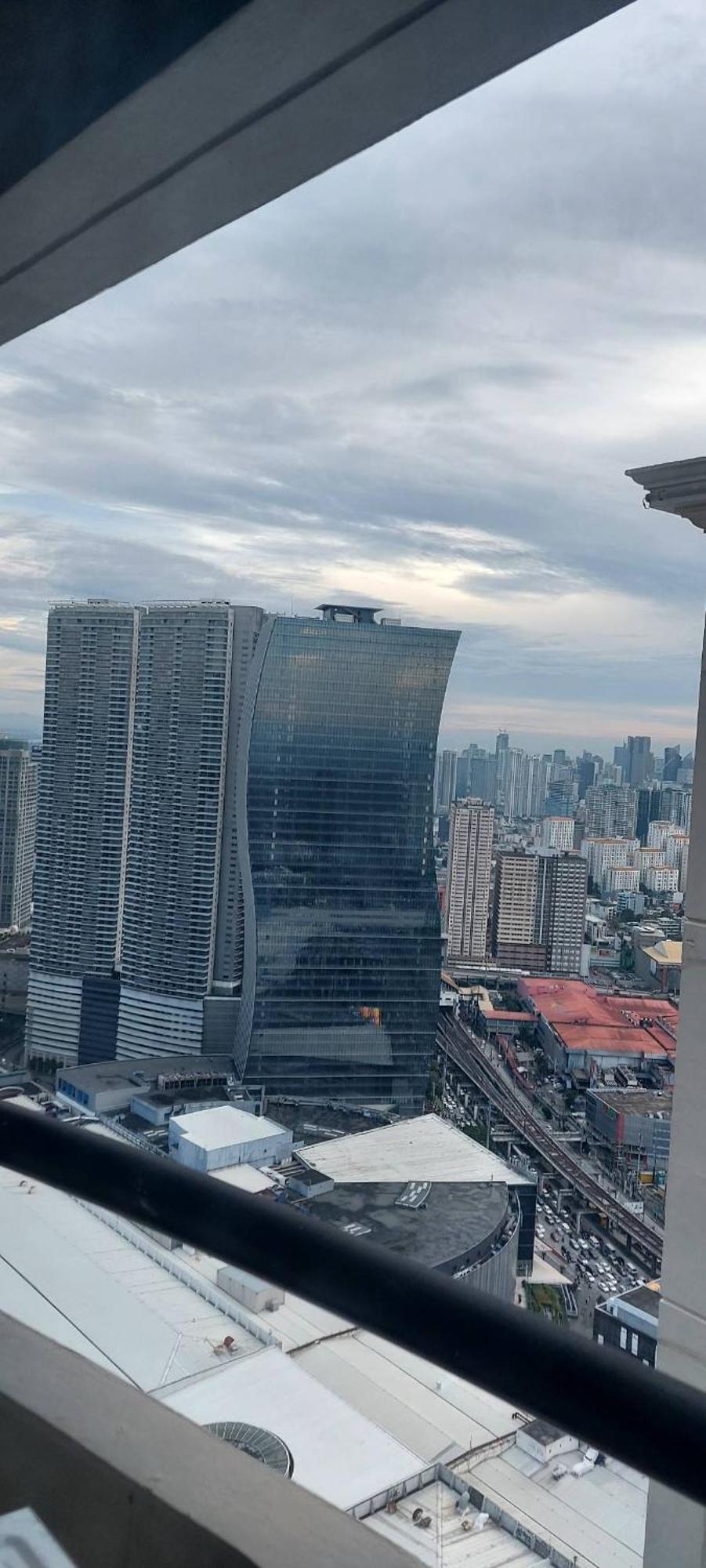 Spacious Studios Mandaluyong Szoba fotó